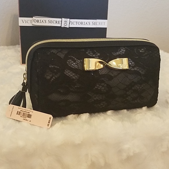 Victoria's Secret Handbags - NWT! Victoria's Secret Black Nylon Bag With Bow